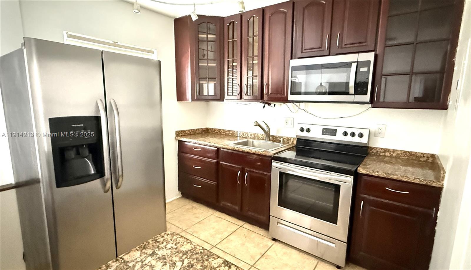 SHORES PLAZA EAST CONDO - Residential Lease