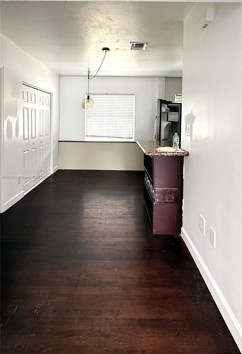 SHORES PLAZA EAST CONDO - Residential Lease