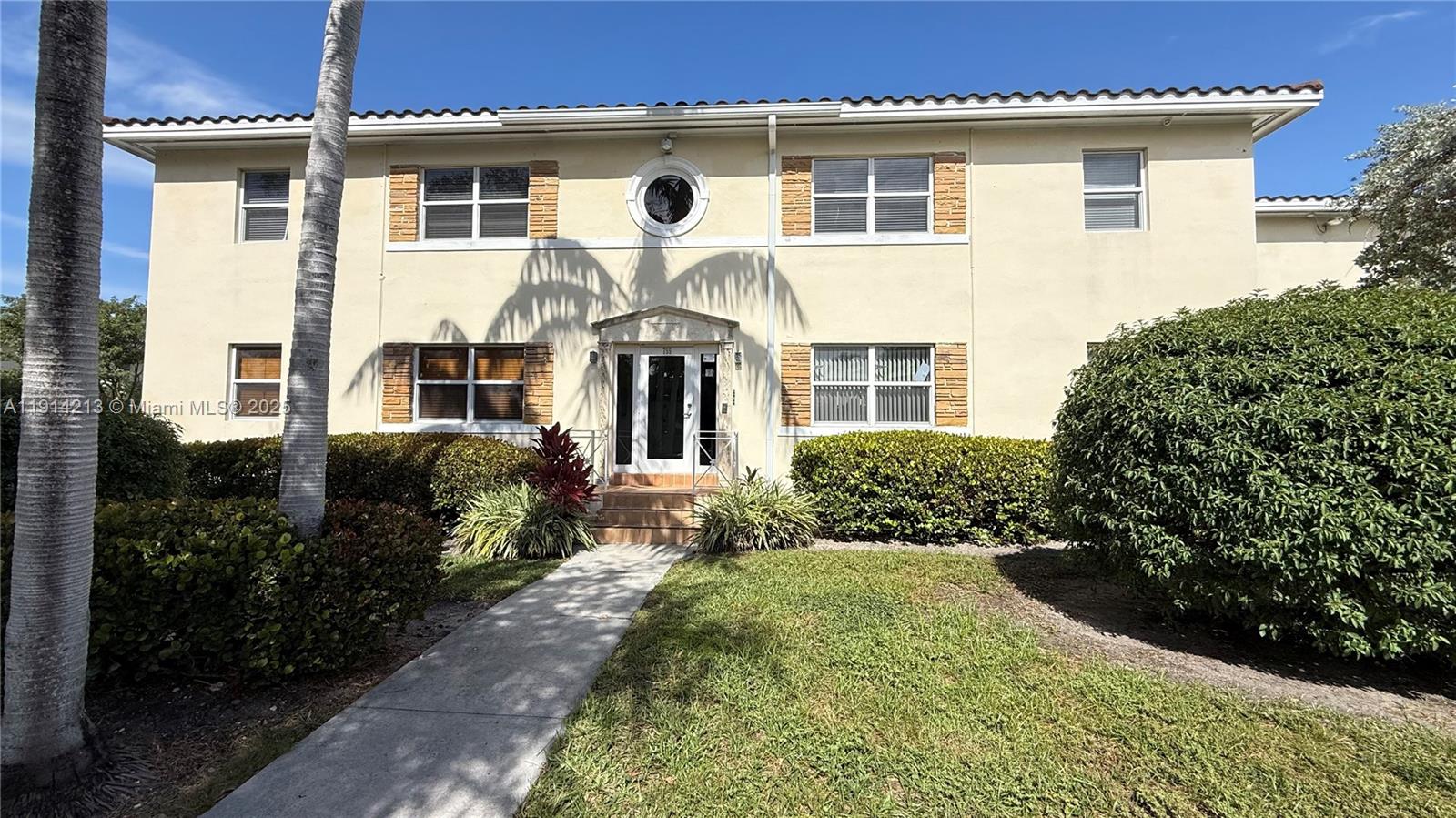 SHORES PLAZA EAST CONDO - Residential Lease