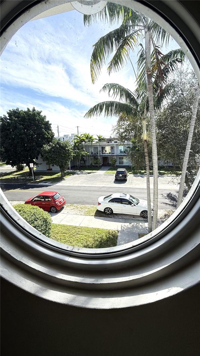 SHORES PLAZA EAST CONDO - Residential Lease