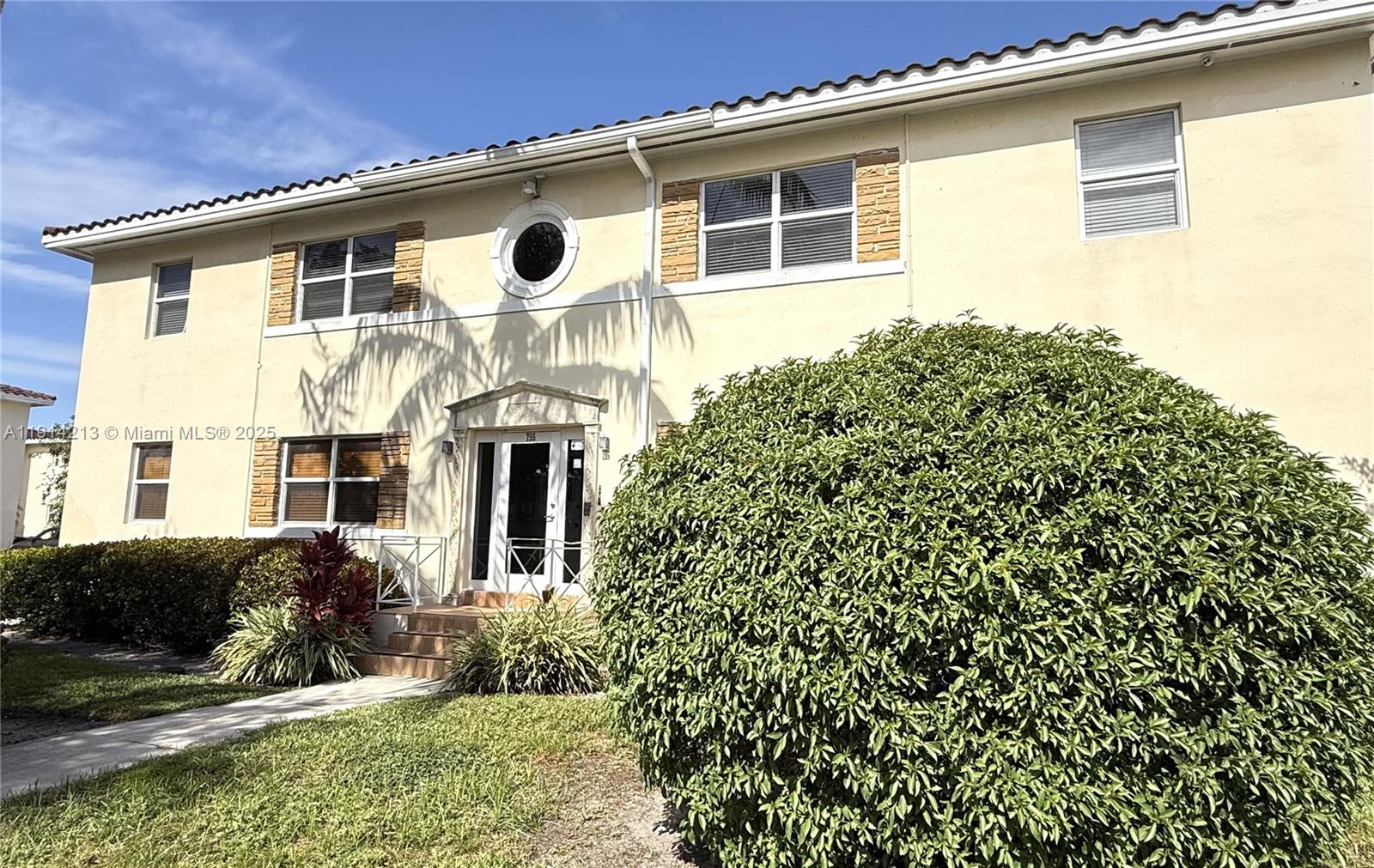 SHORES PLAZA EAST CONDO - Residential Lease