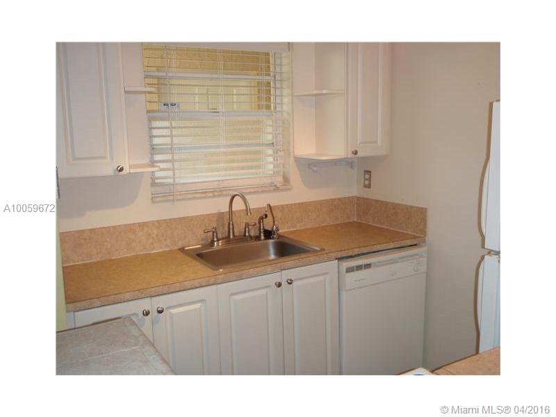 COURTYARDS AT KENDALL CON - Residential Lease