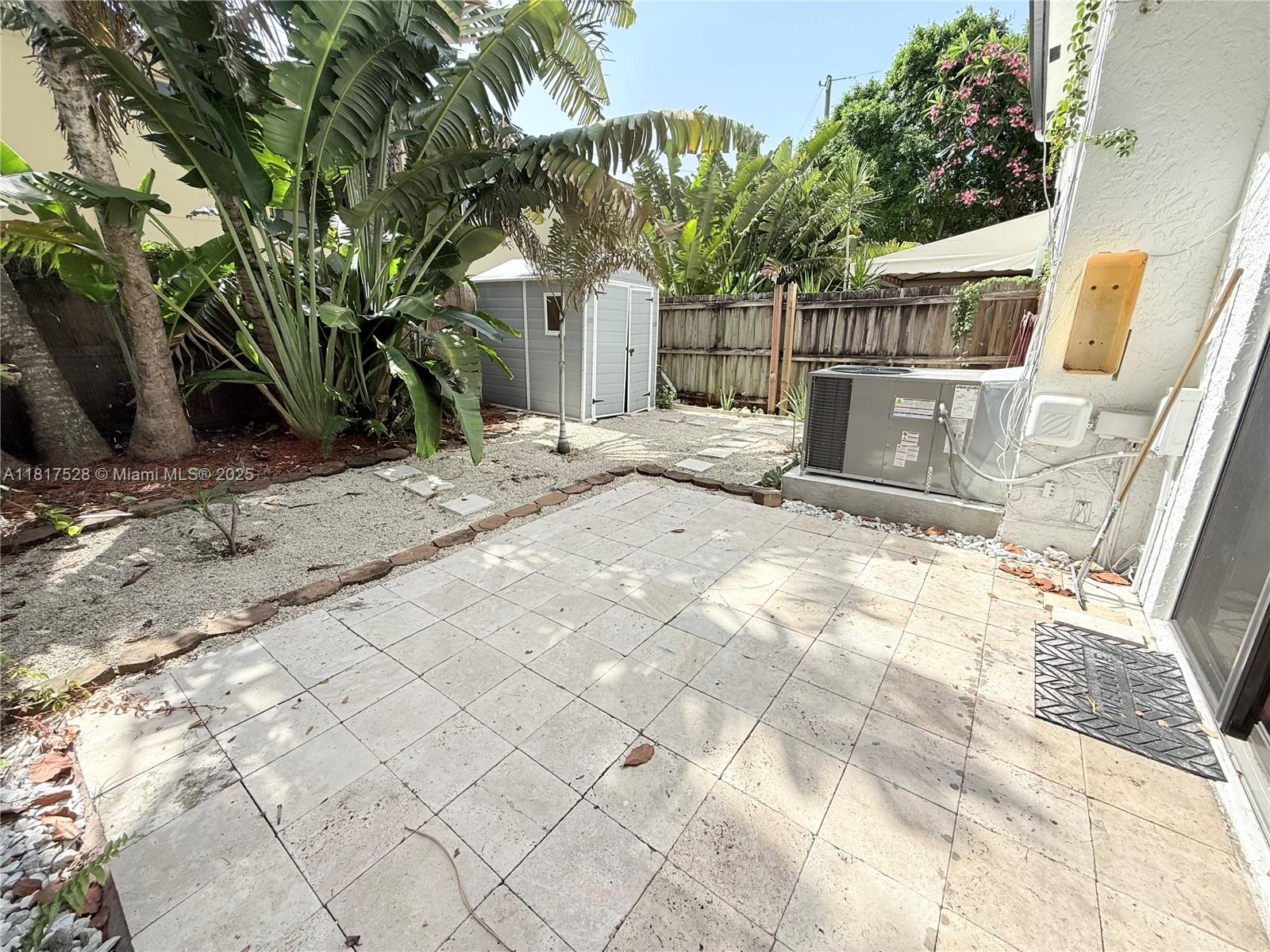 CAMINO DEL QUINTA - Residential Lease