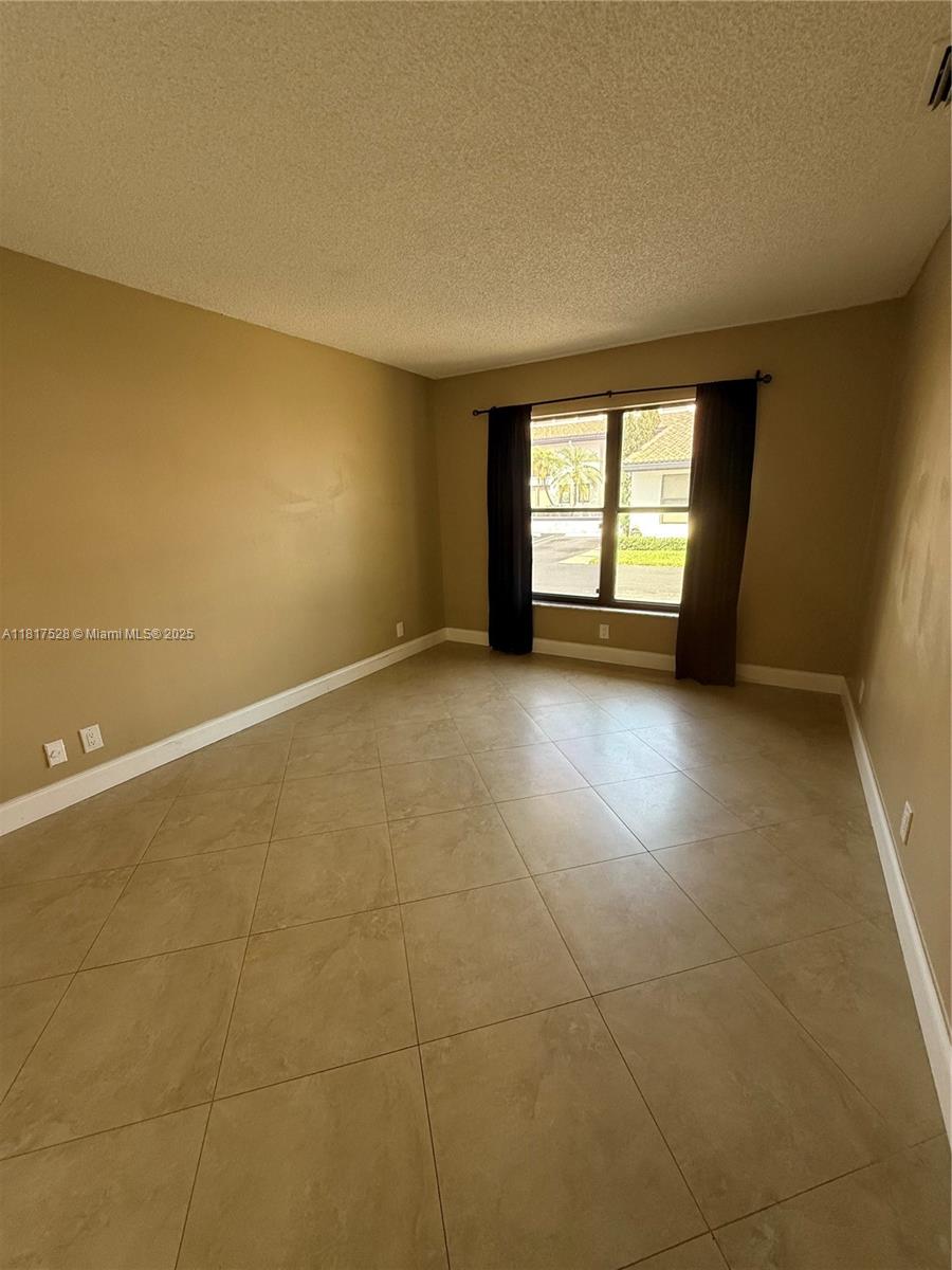 CAMINO DEL QUINTA - Residential Lease
