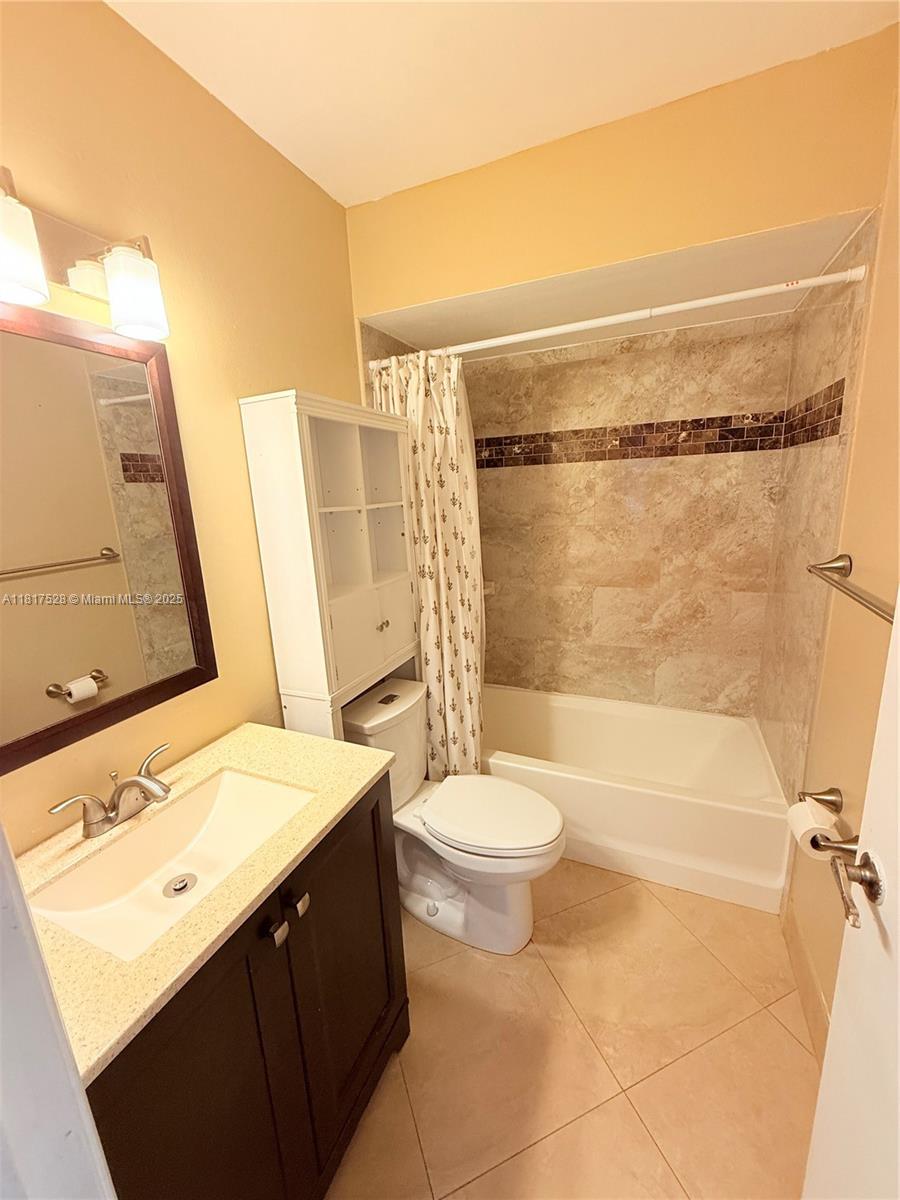 CAMINO DEL QUINTA - Residential Lease