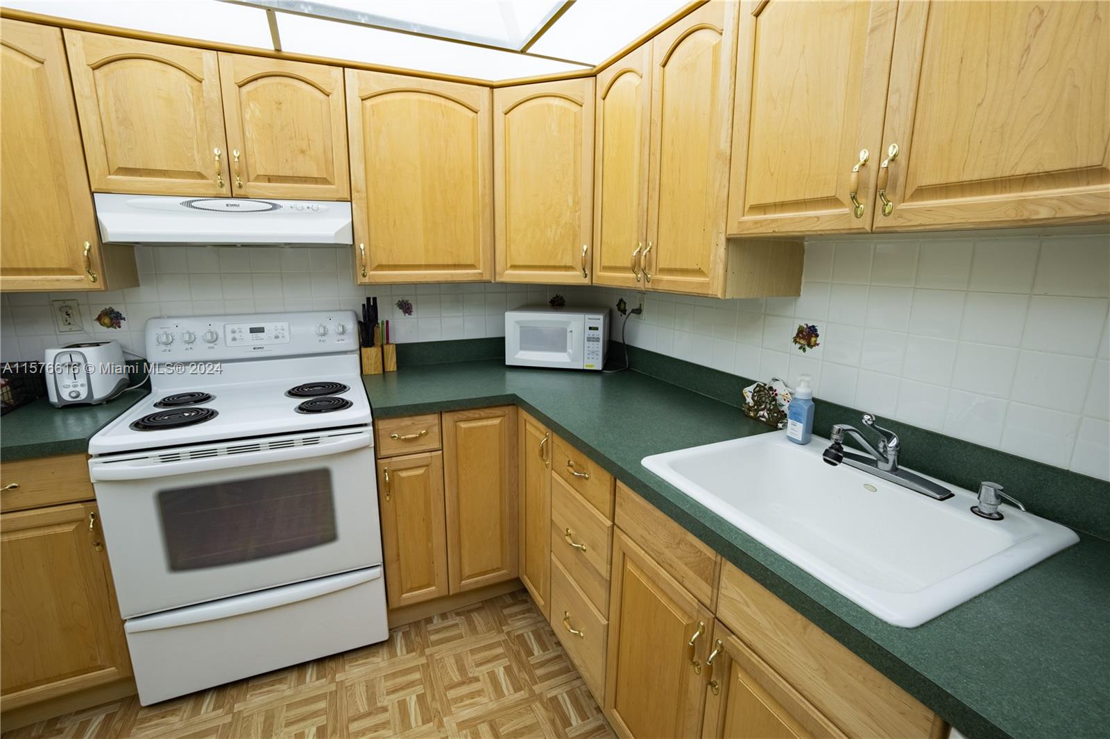 PARK PLACE CONDOMINIUM NO - Residential