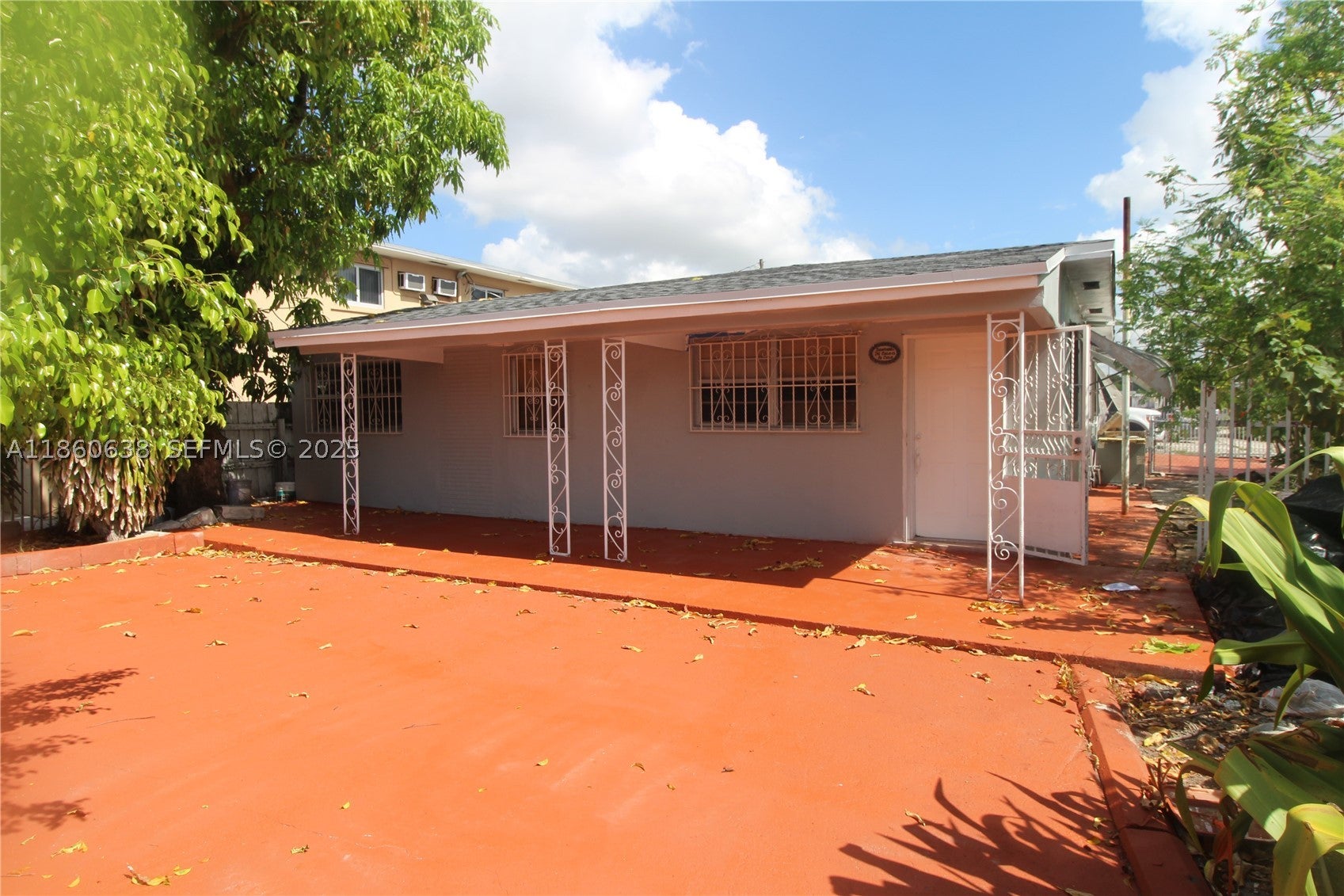 965 W 23rd St - Image 1