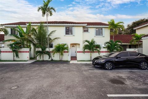Photo of 3208 San Remo Cir, Homestead, FL 33035 (MLS # A11883811)