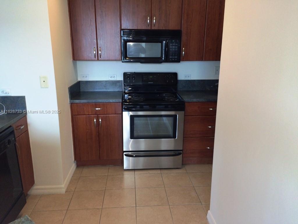 9172 Collins Ave 402