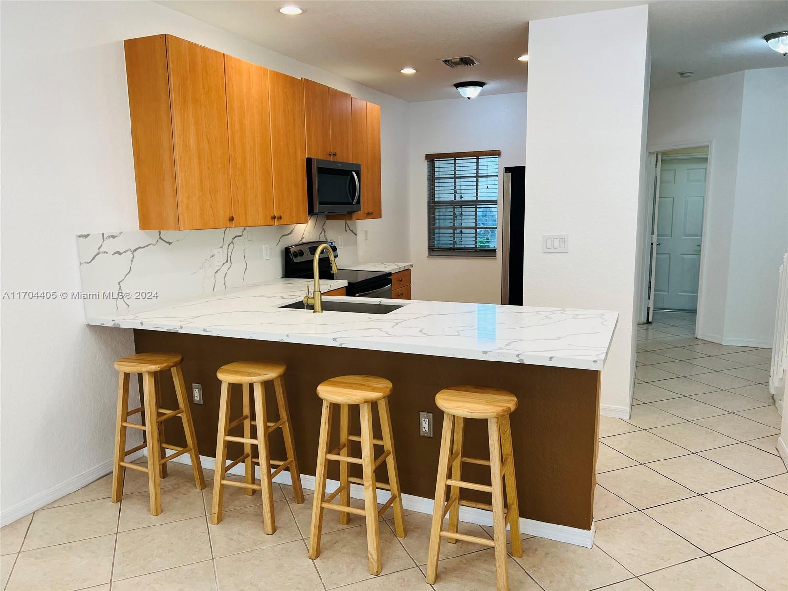 RARELY AVAILABLE! TOWNHOME in VIA PALMA in Delray Beach 3 Bedroom, 2.5 Bathroom, 1614 sqft, tile and wood floors, attached garage. Bright and spacious floor plan. Great location 15 minutes to the Beach, vibrant Downtown Delray Beach shopping and dining. Quiet, beautifully landscaped neighborhood with sparkling community pool. Short minutes to I-95, Turnpike, famous Downtown Atlantic ave. Along with countless shops, restaurants, entertainment venues and schools nearby. VERY EASY TO SHOW! same day appointment.