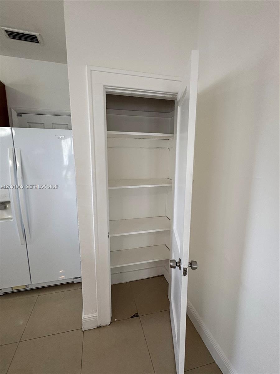 MUSA ISLE - Residential Lease