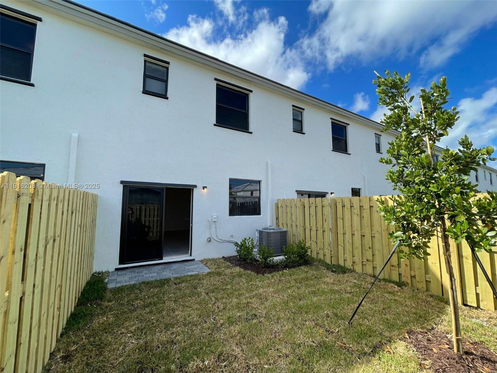 PINE ISLE - Residential