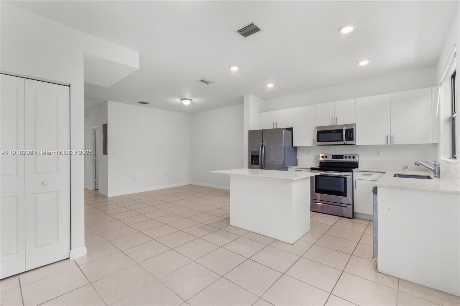 PINE ISLE - Residential