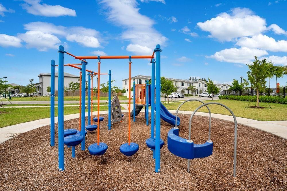 PINE ISLE - Residential