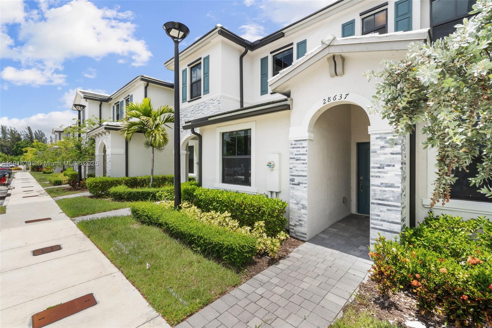 PINE ISLE - Residential