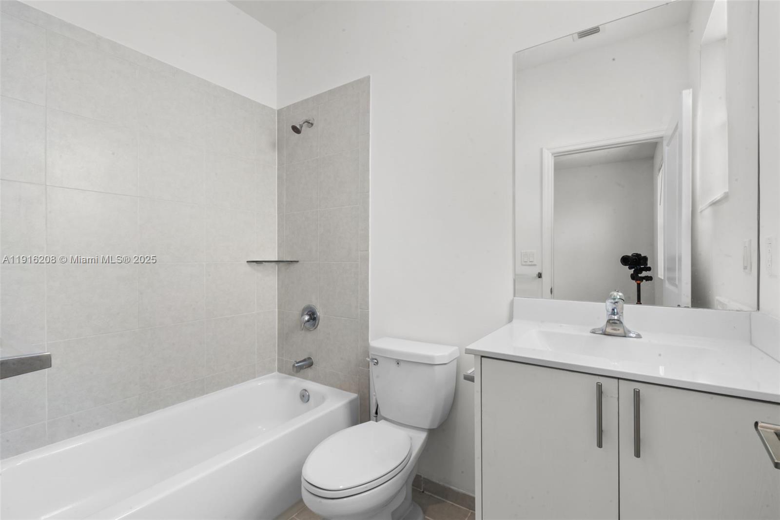 PINE ISLE - Residential