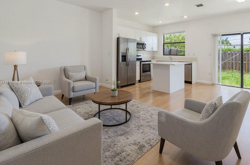 PINE ISLE - Residential