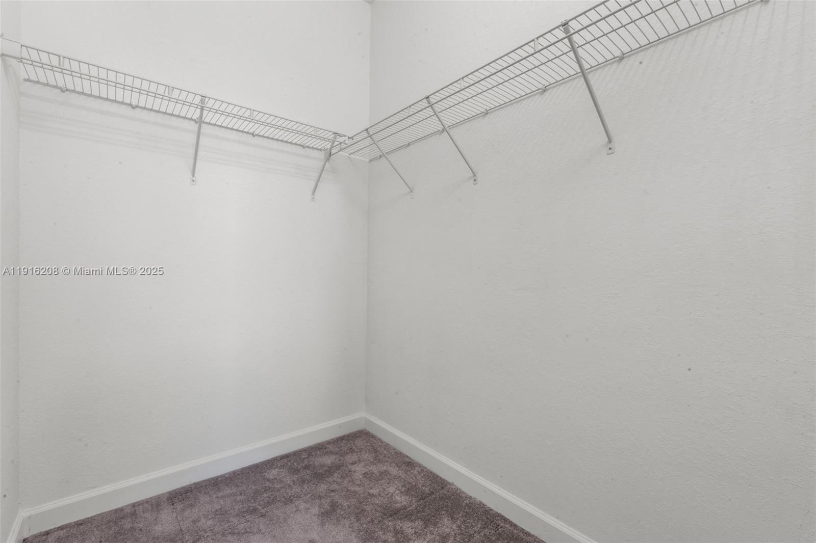 PINE ISLE - Residential