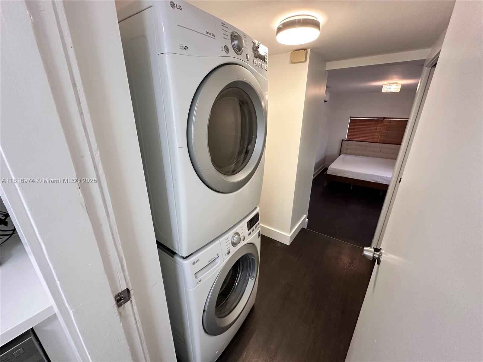 HOLLYWOOD - Residential