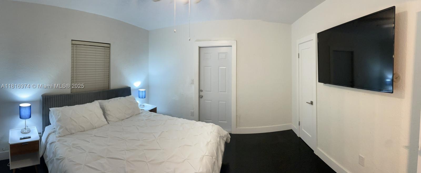 HOLLYWOOD - Residential