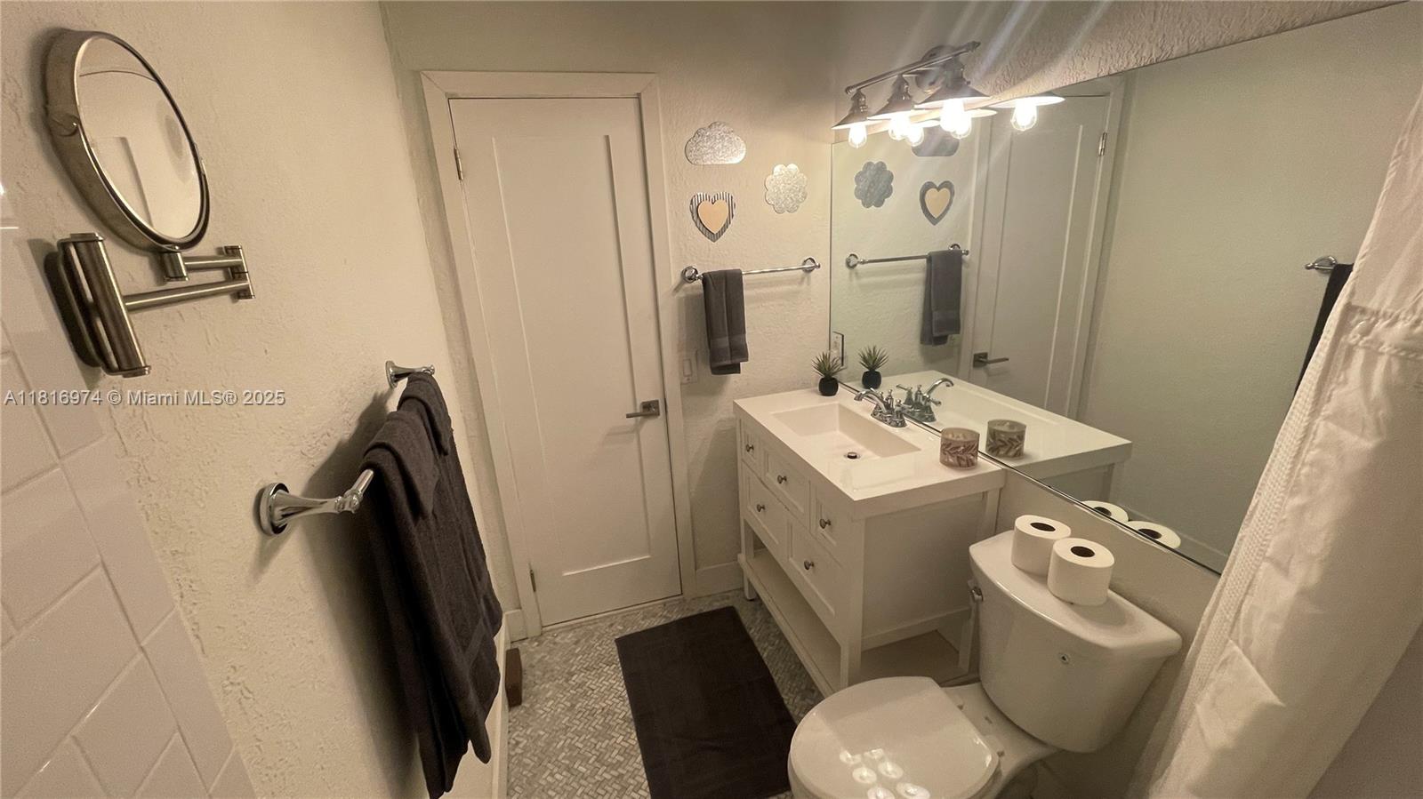 HOLLYWOOD - Residential