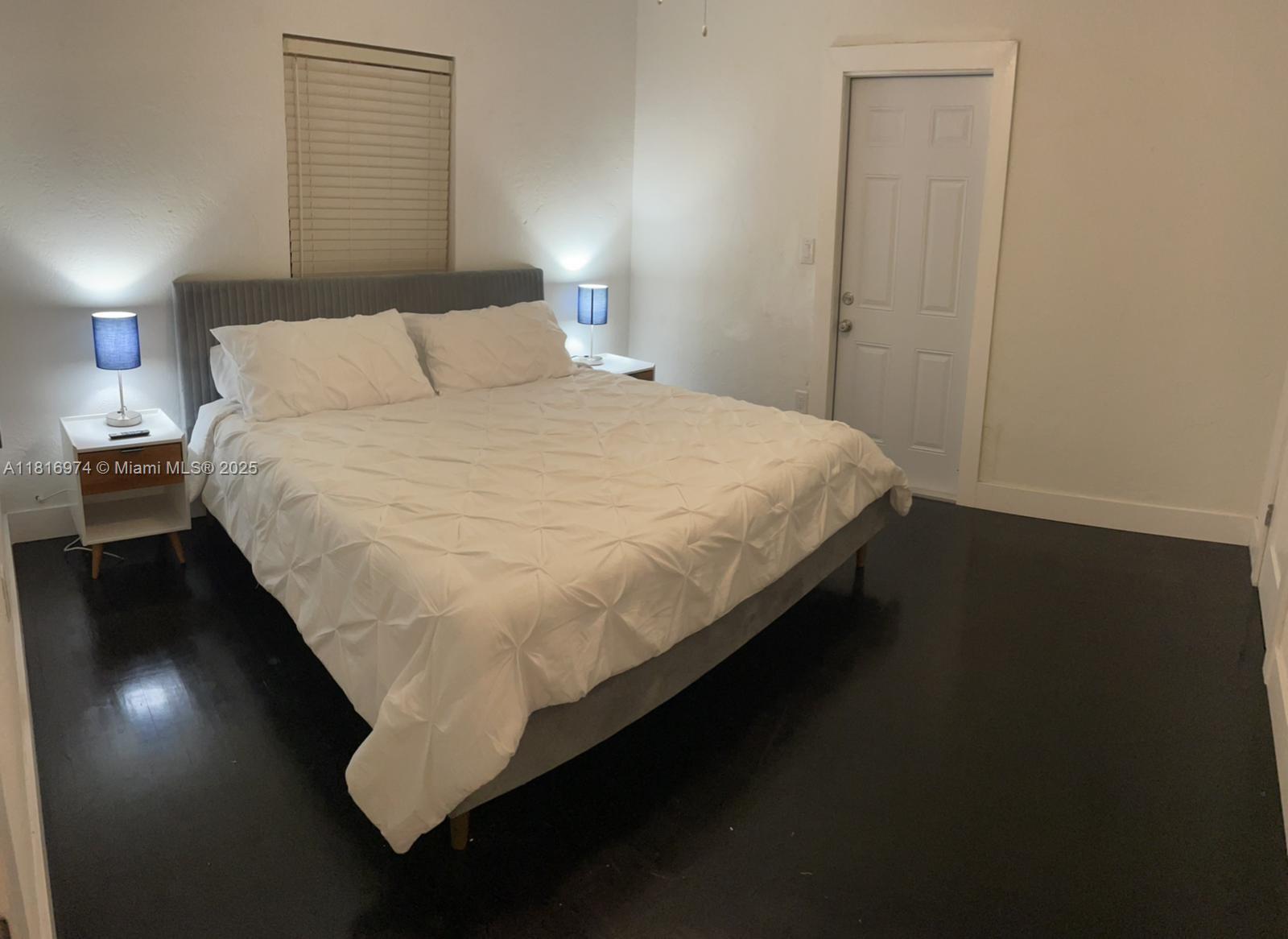 HOLLYWOOD - Residential
