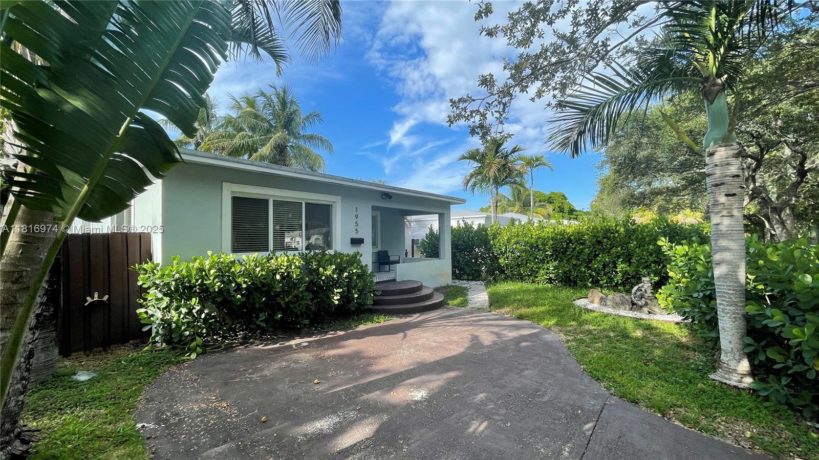 HOLLYWOOD - Residential