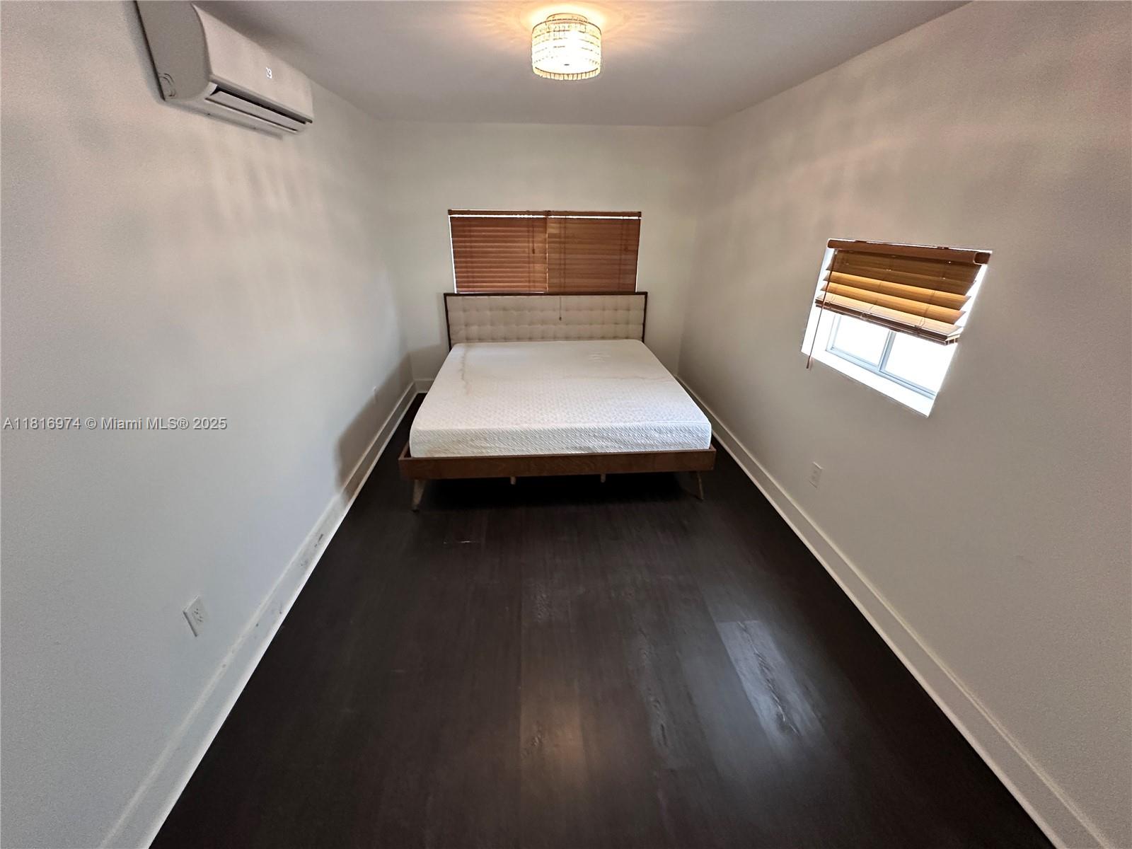 HOLLYWOOD - Residential