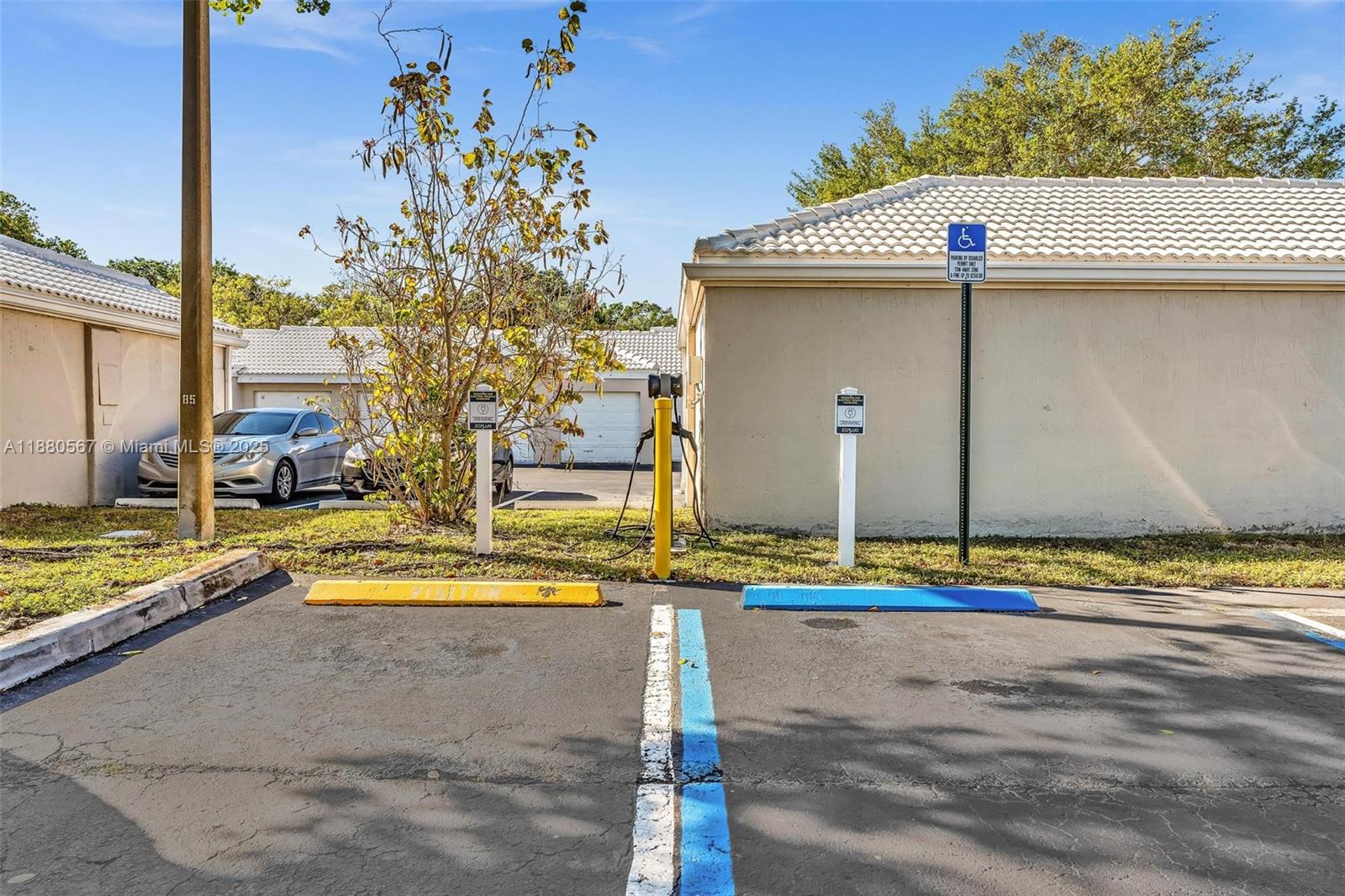 LAKEVIEW CLUB CONDO - Residential Lease