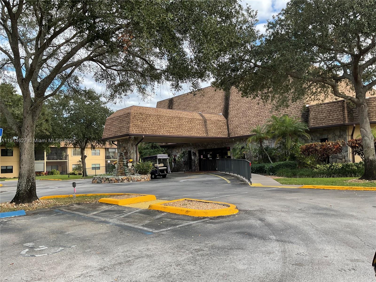 ASHBURY HOUSE WEST - Residential Lease