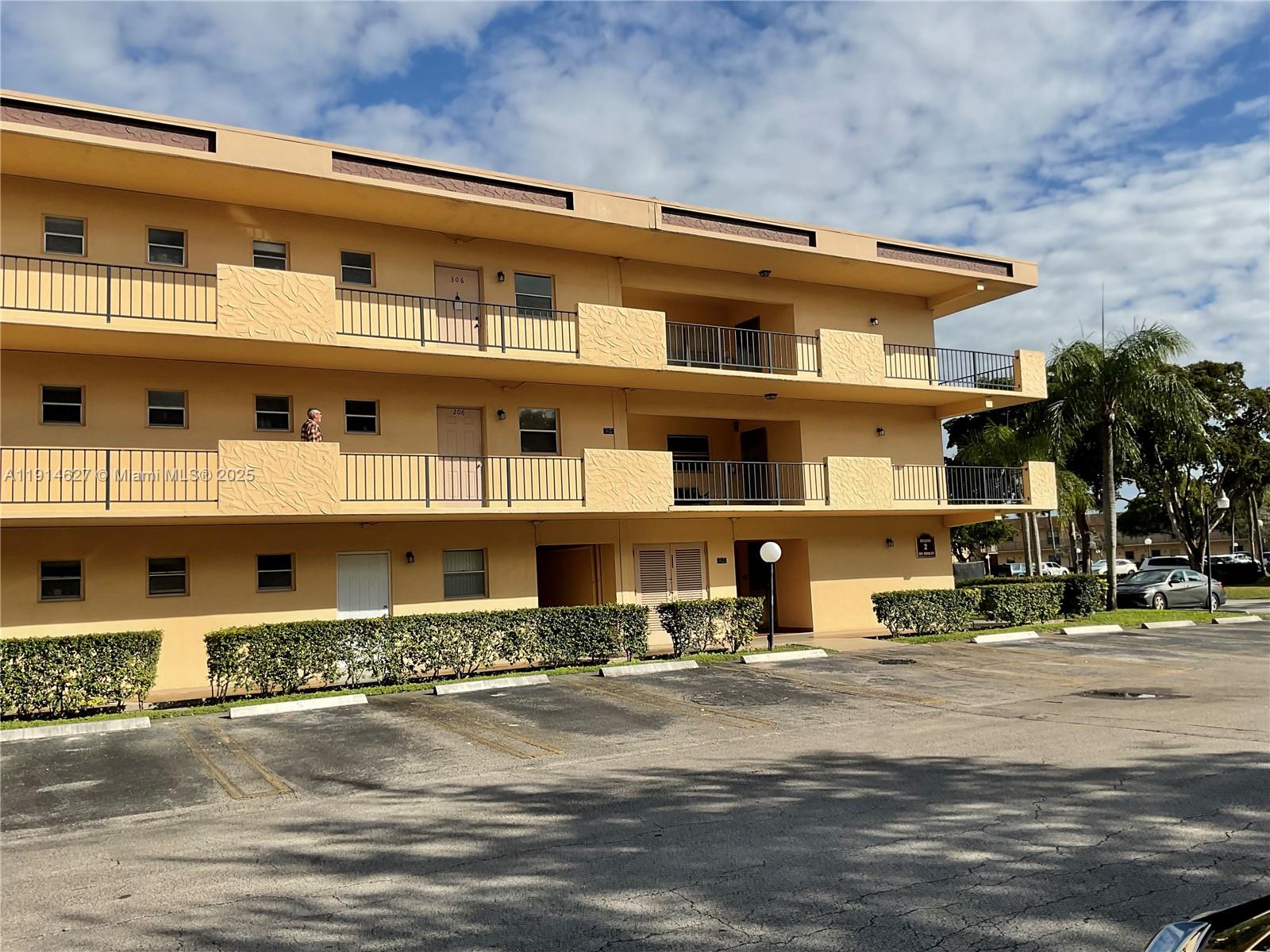 ASHBURY HOUSE WEST - Residential Lease