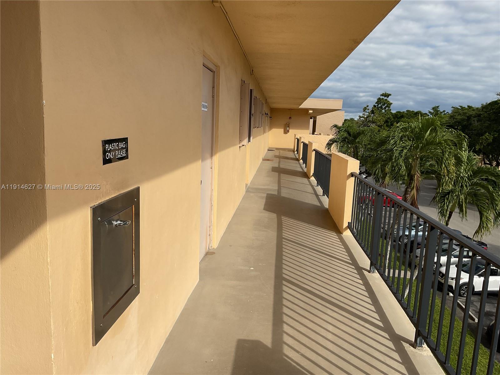 ASHBURY HOUSE WEST - Residential Lease