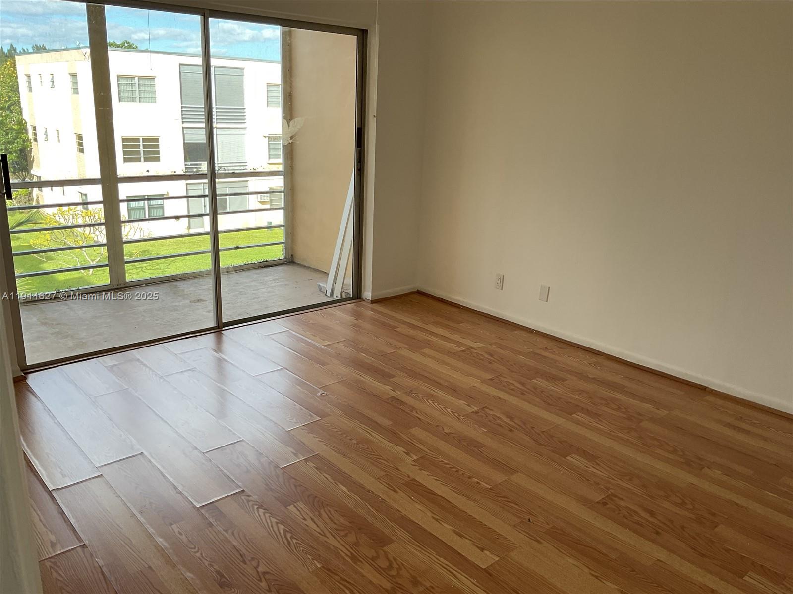 ASHBURY HOUSE WEST - Residential Lease