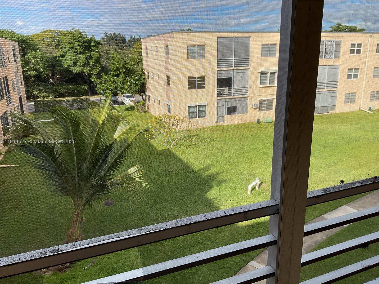 ASHBURY HOUSE WEST - Residential Lease