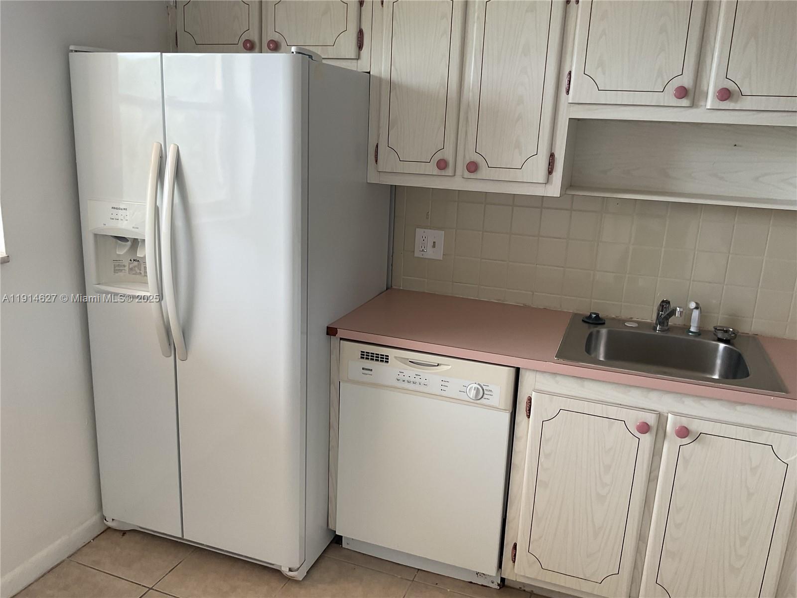 ASHBURY HOUSE WEST - Residential Lease