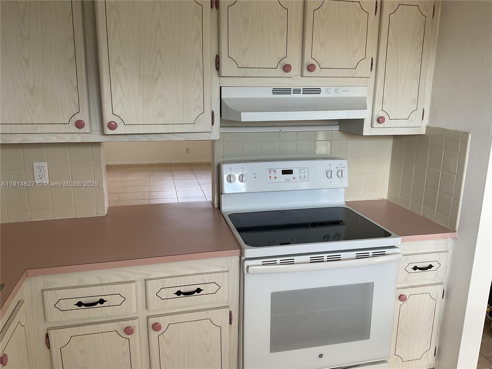 ASHBURY HOUSE WEST - Residential Lease