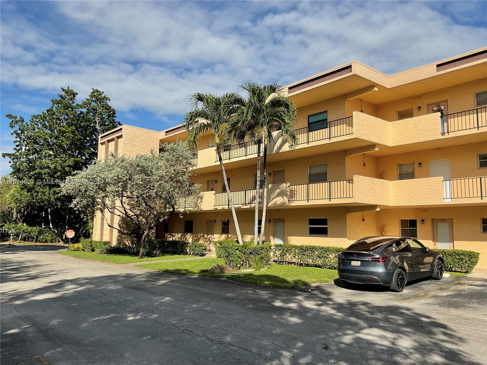 ASHBURY HOUSE WEST - Residential Lease