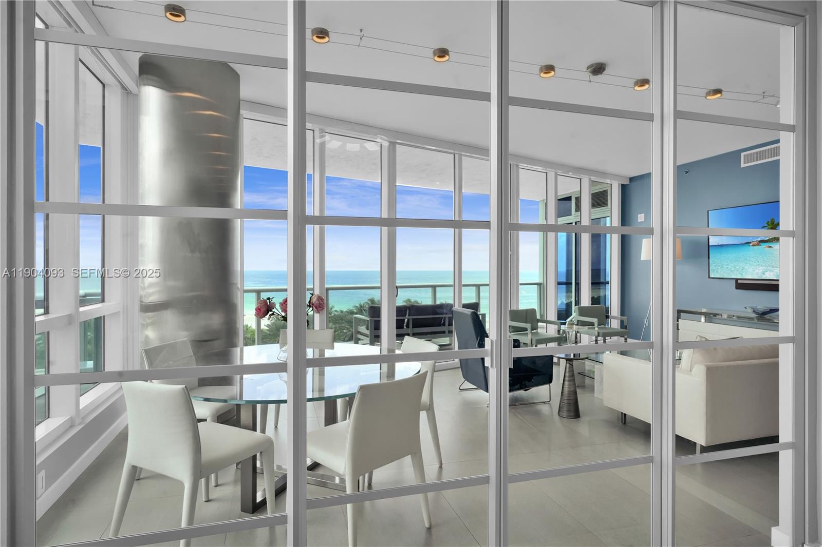 CONTINUUM ON SOUTH BEACH - Residential
