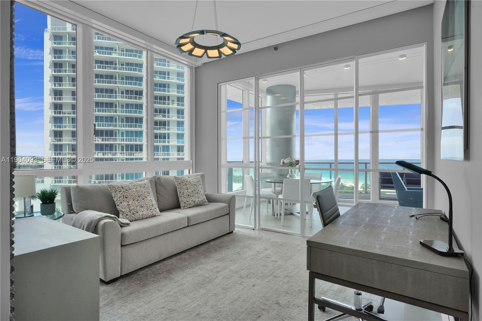 CONTINUUM ON SOUTH BEACH - Residential