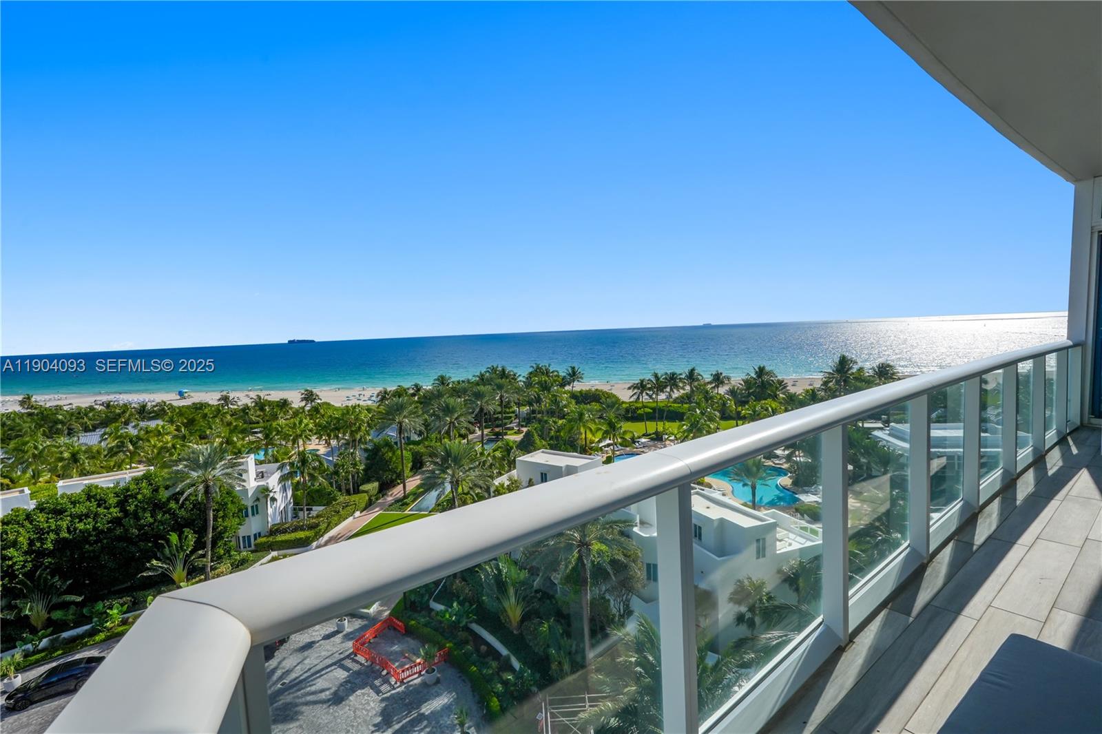 CONTINUUM ON SOUTH BEACH - Residential