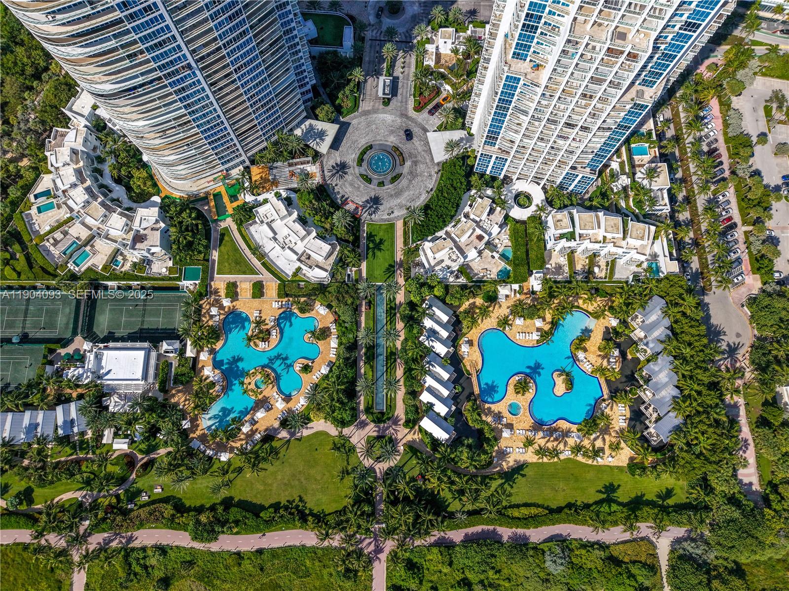 CONTINUUM ON SOUTH BEACH - Residential