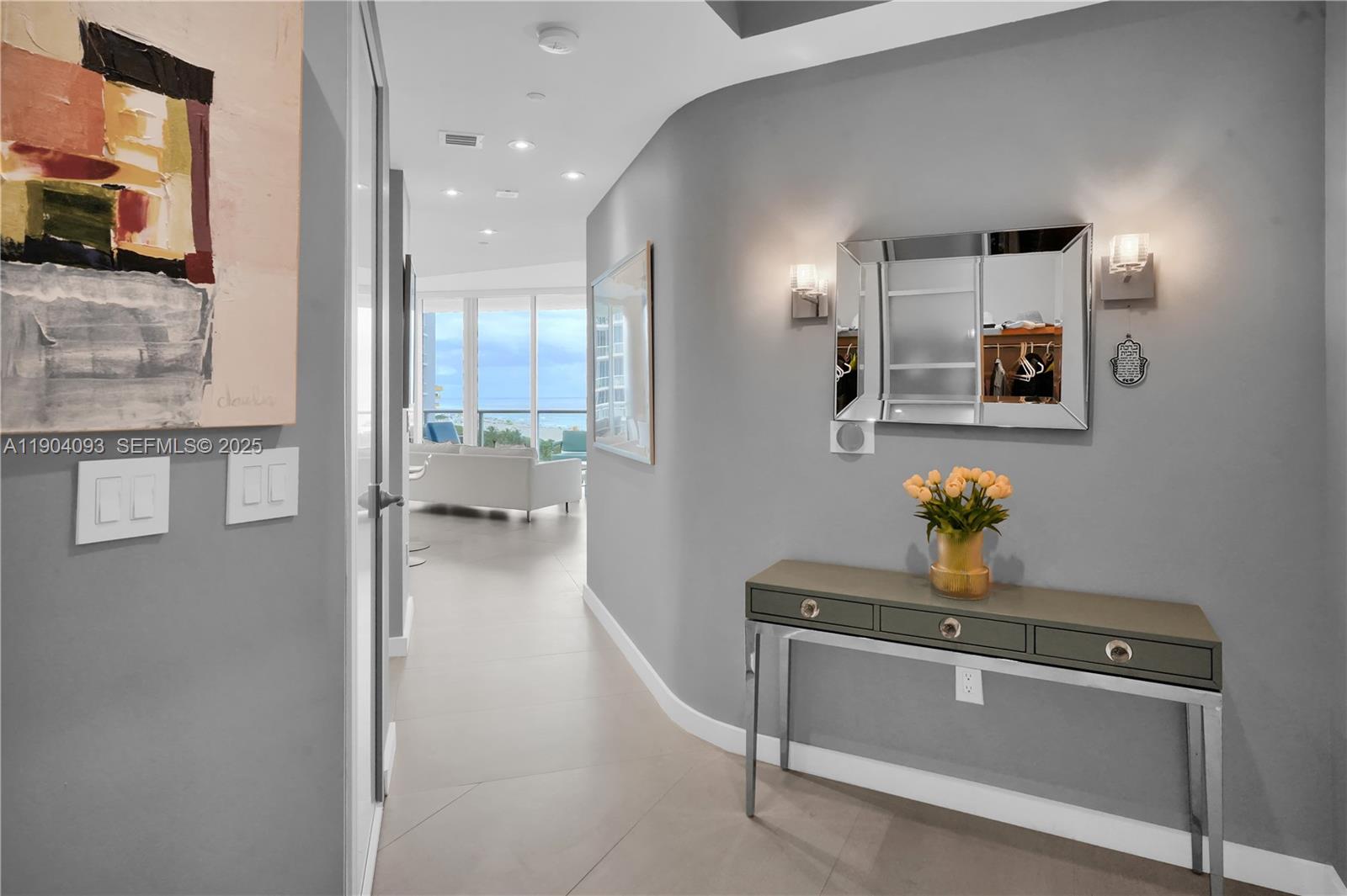 CONTINUUM ON SOUTH BEACH - Residential
