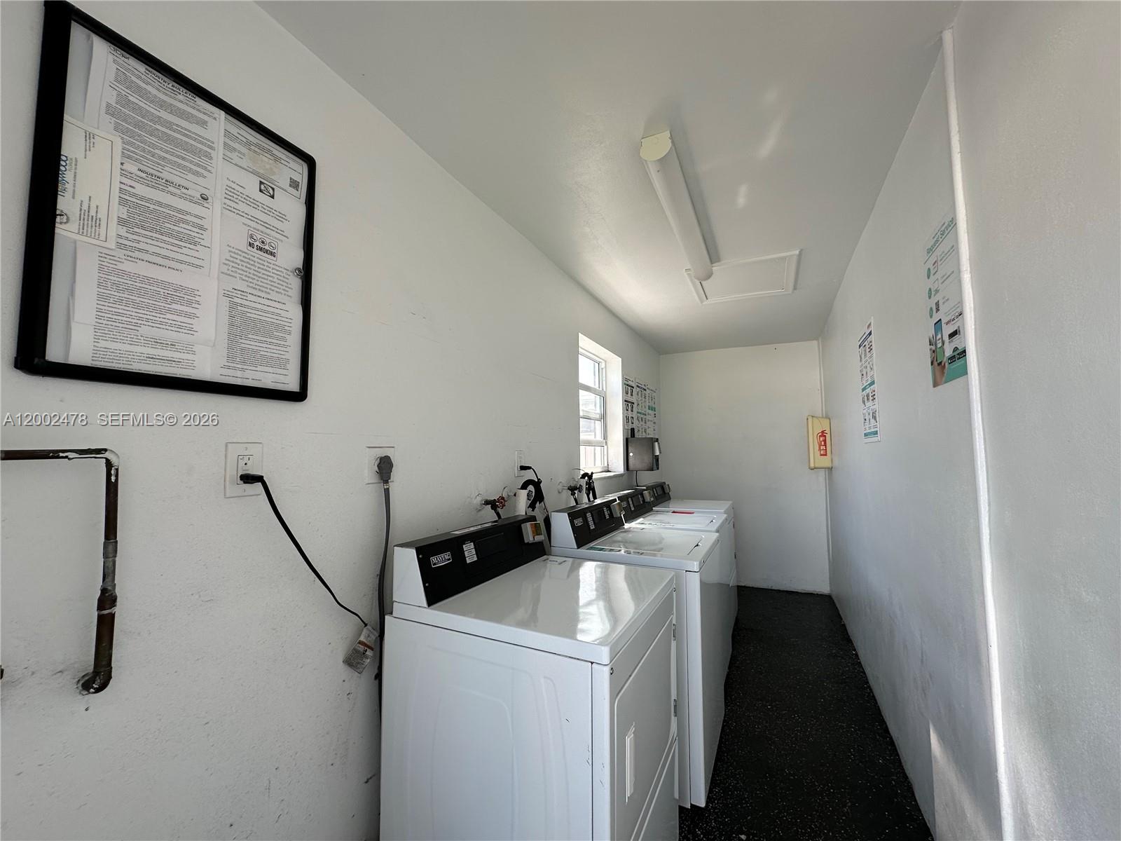 HOLLYWOOD LITTLE RANCHES - Residential Lease