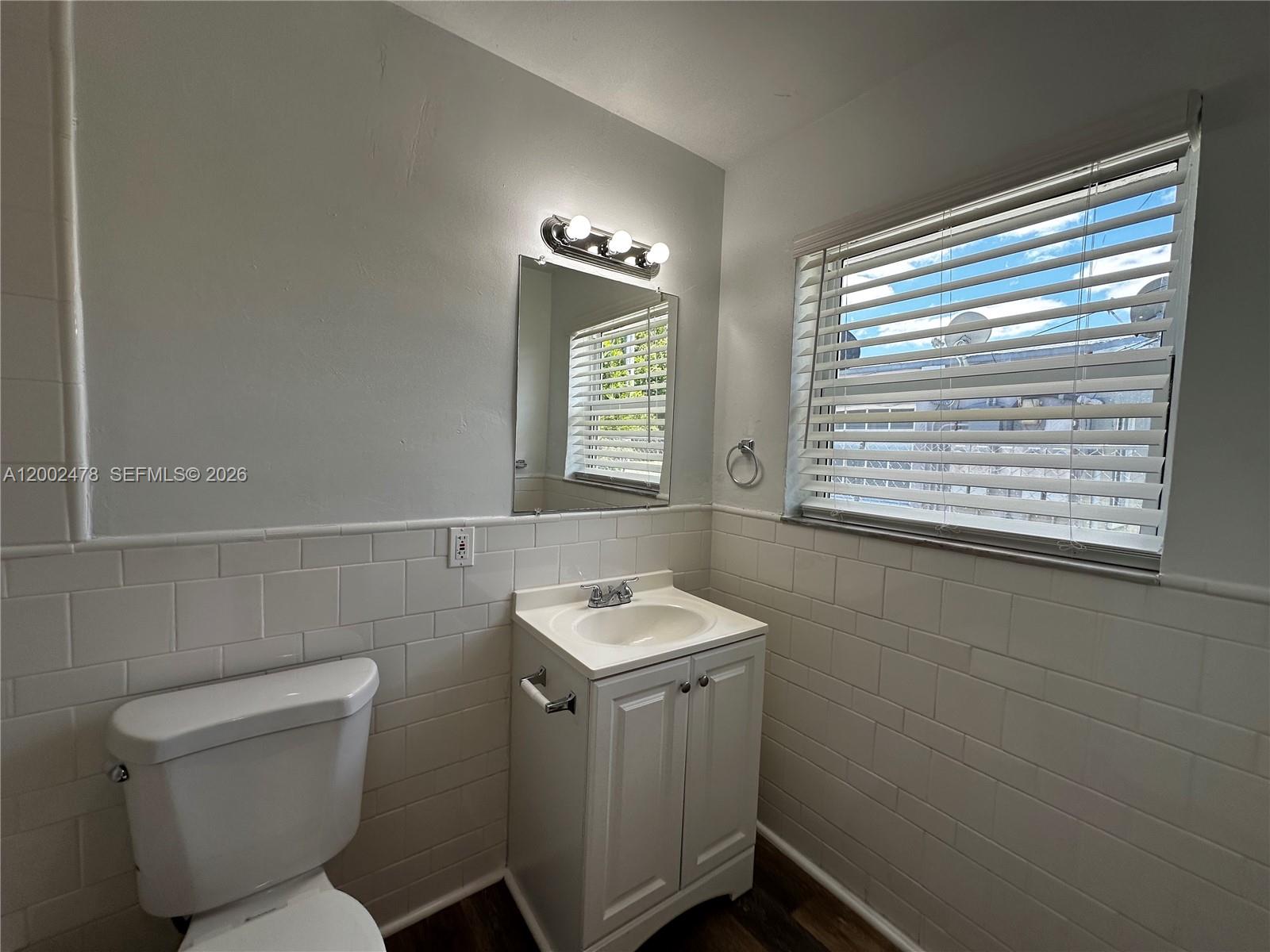 HOLLYWOOD LITTLE RANCHES - Residential Lease