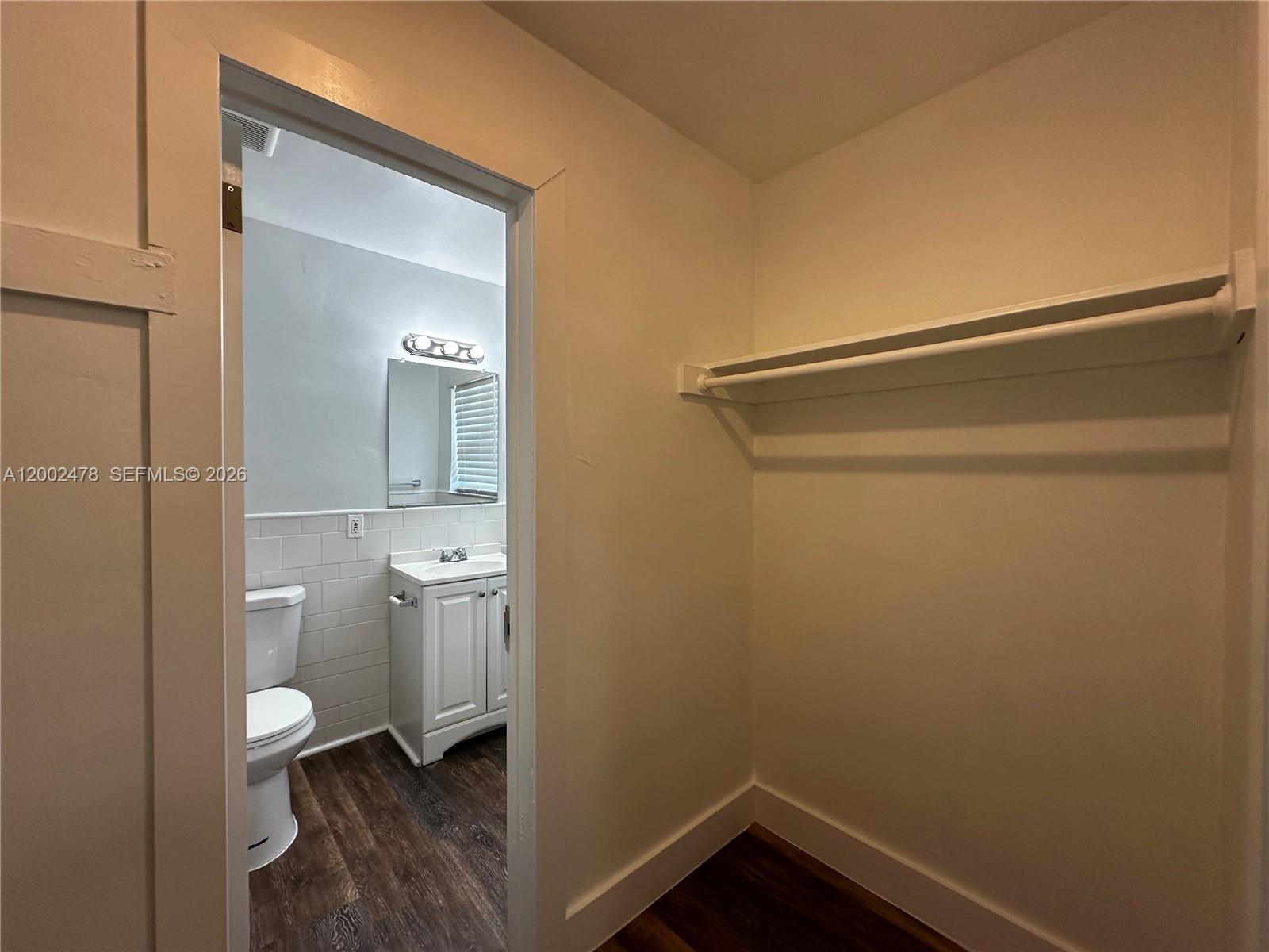 HOLLYWOOD LITTLE RANCHES - Residential Lease