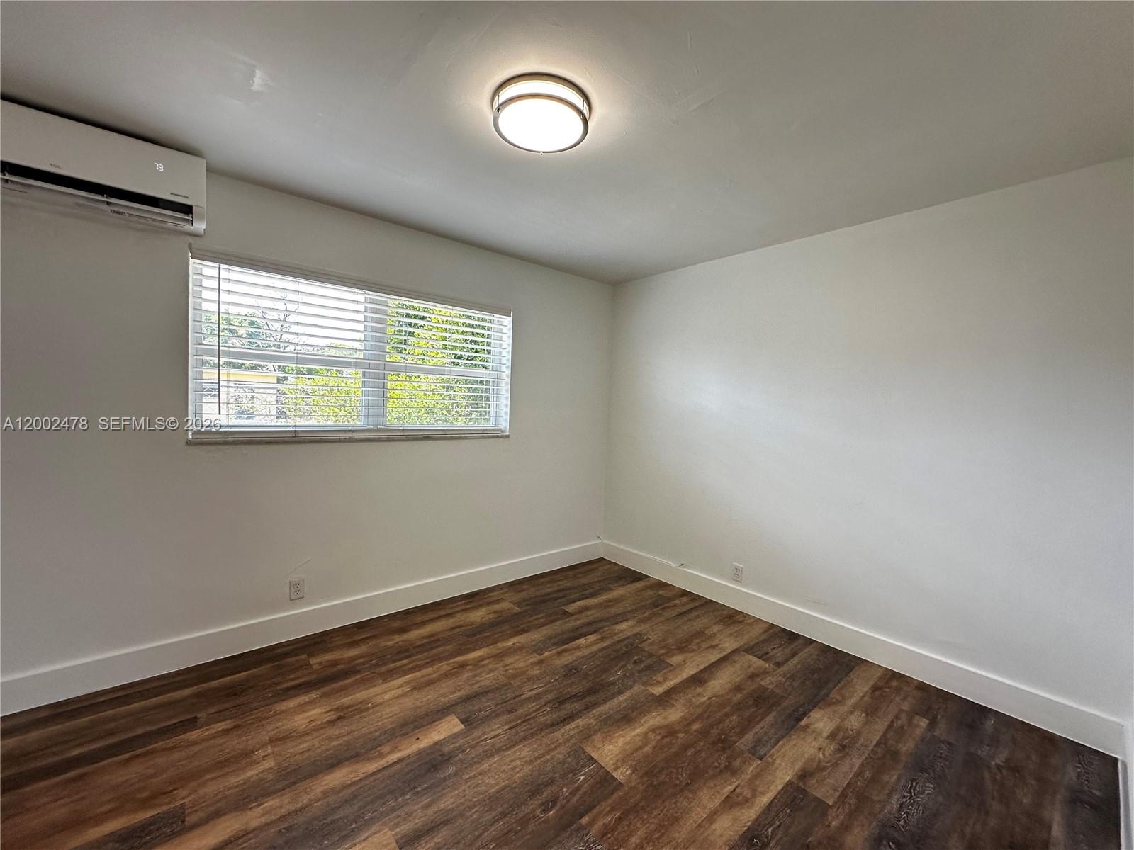 HOLLYWOOD LITTLE RANCHES - Residential Lease