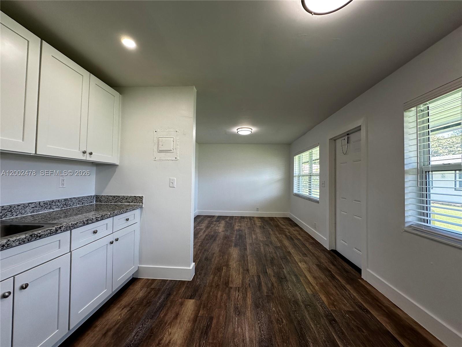 HOLLYWOOD LITTLE RANCHES - Residential Lease