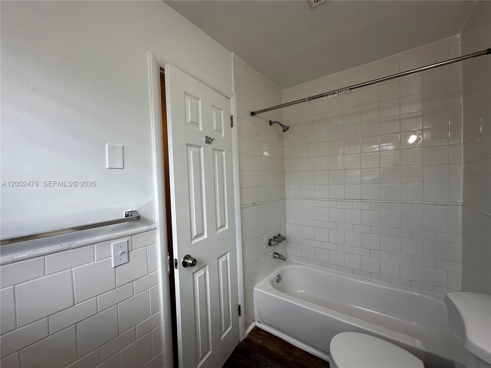 HOLLYWOOD LITTLE RANCHES - Residential Lease