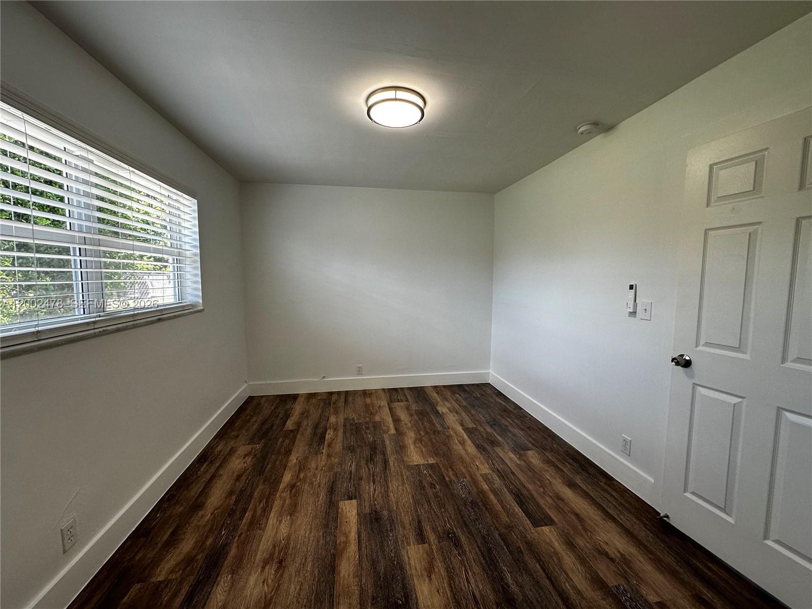 HOLLYWOOD LITTLE RANCHES - Residential Lease