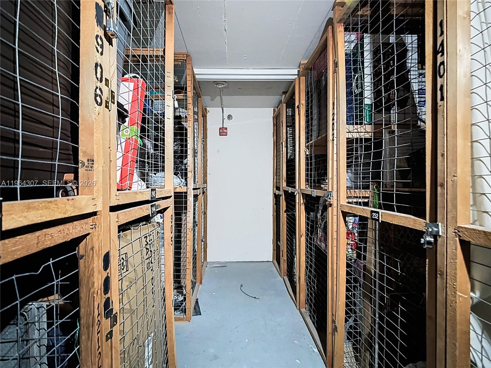 ADMIRALS PORT CONDO-EAST - Residential